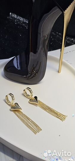 Серьги кисточки длинные с сердечками золото