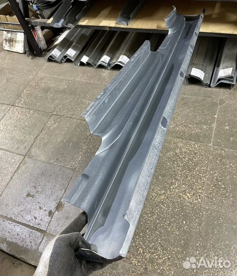 Порог правый Volkswagen Jetta V (Klokkerholm)