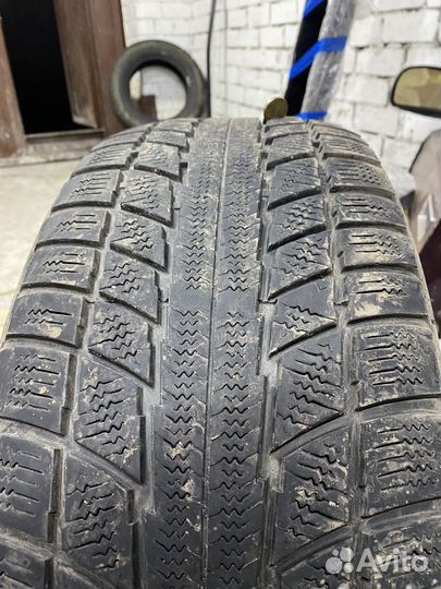 Triangle TR777 235/65 R17 108V