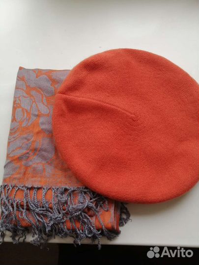 Берет и палантин