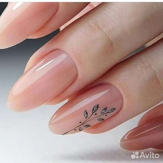 Маникюр и педикюр