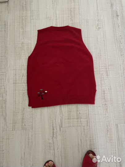 Жилет женская шерстяная новоя