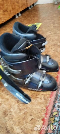 Горные лыжи и ботинки