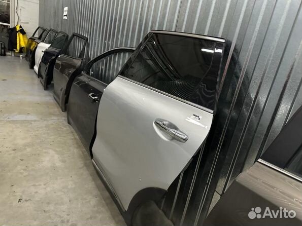 Задняя левая дверь Киа Соренто прайм