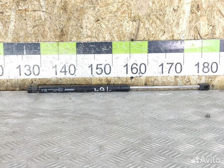 Амортизатор двери багажника Ford Focus 2005-2008