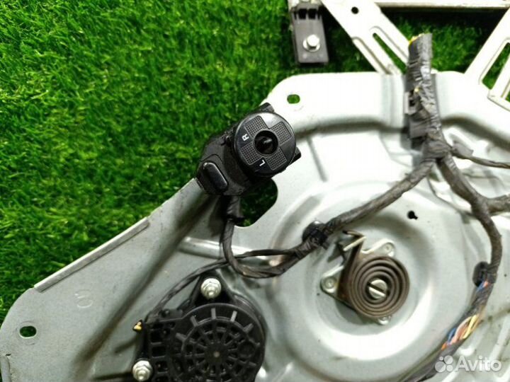 Стеклоподъемник передний левый Hyundai Tucson JM