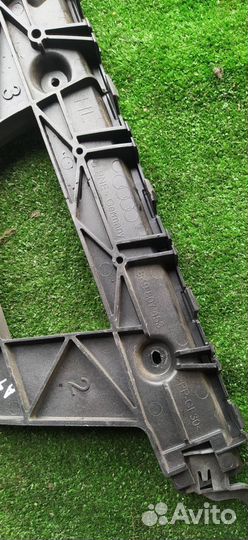 Крепления бампера пара задняя Audi A4 B8 cdnc