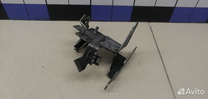 Кронштейн (сопут. товар) 5-serie GT F07 2009-2016