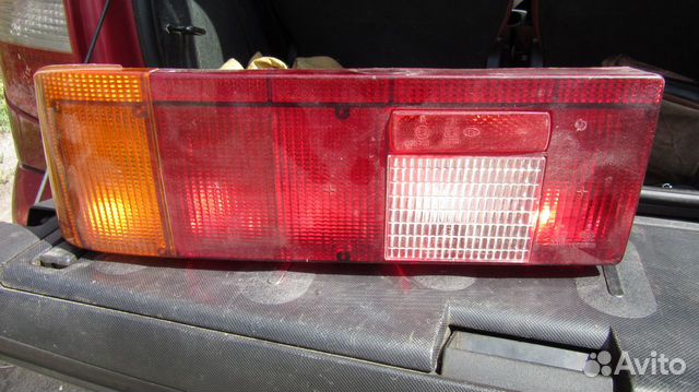 Продам новый задний фонарь Москвич 2141