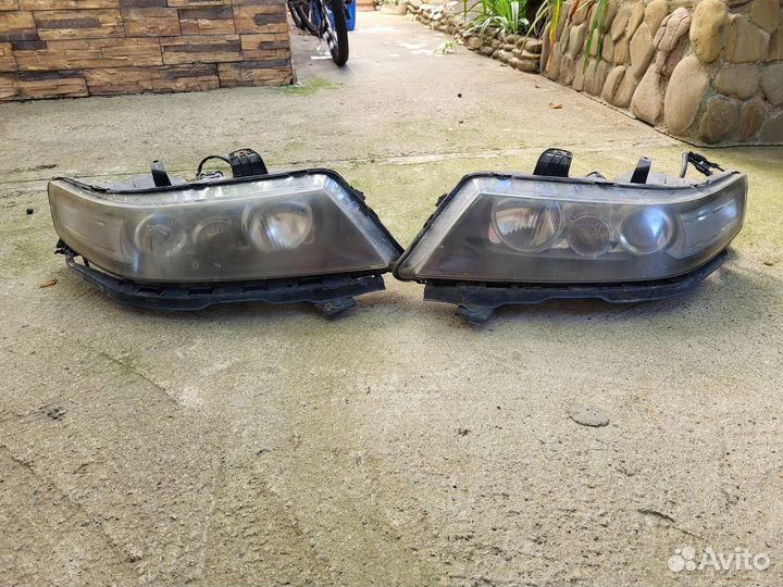 Продам фары передние хонда аккорд 7