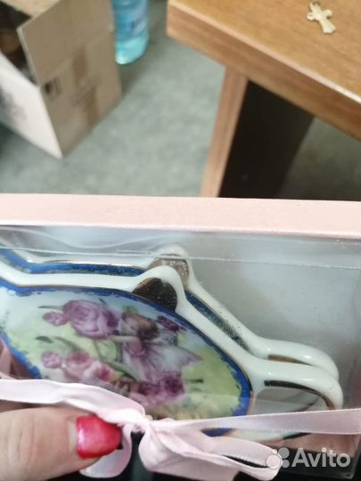 Фарфоровая посуда-подставки 