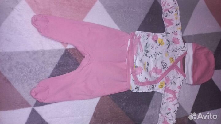 Комплект на выписку для девочки