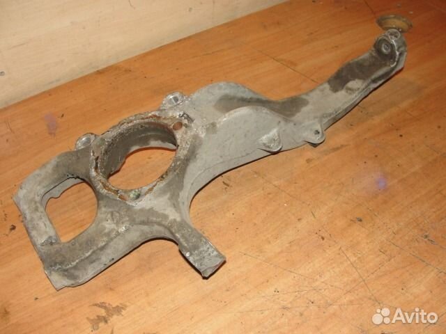 Передний поворотный кулак Jeep grand cherokee 08г