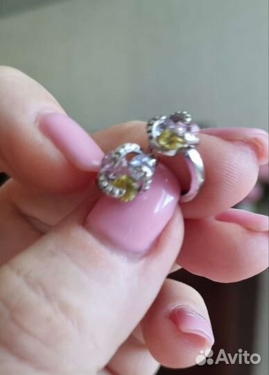 Серьги с танцующими фианитами