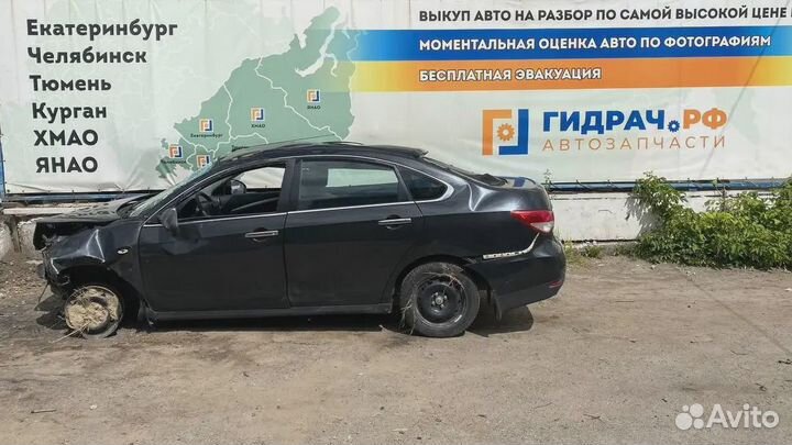 Кнопка обогрева заднего стекла Nissan Almera (G15)