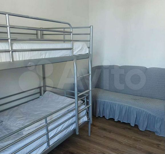 2-к. квартира, 56 м², 2/2 эт.
