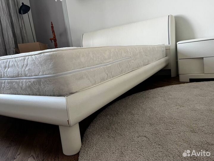 Кровать двухспальная