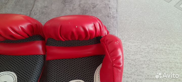 Боксерские перчатки
