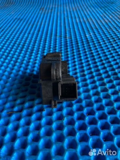 Моторчик заслонки печки LADA Vesta SW 21129 2019