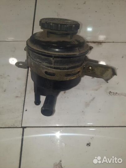 Бачок гидроусилителя Toyota Carina 5 (T170) 1987-1