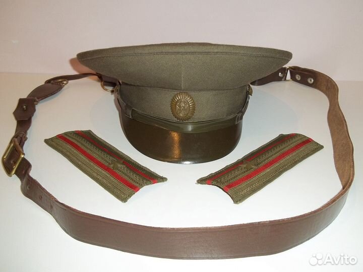 Полевая фуражка,погоны и портупея