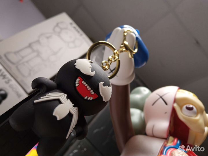 Брелок веном