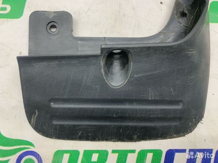 Брызговик задний правый Hyundai H-1 Grand Starex