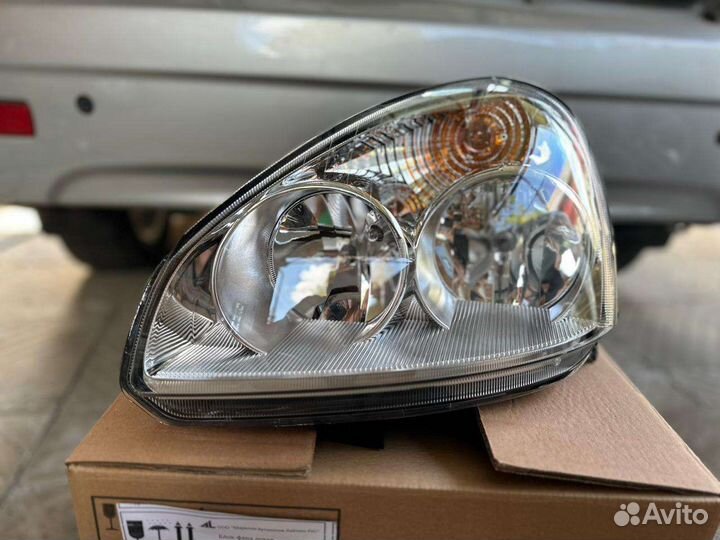 Фара Приора левая завод новая