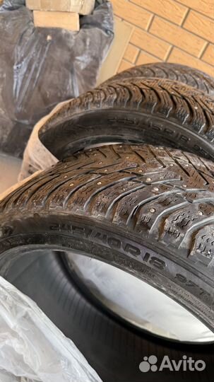 Nokian Tyres Hakkapeliitta 8 225/45 R18 и 245/40 R18 95T