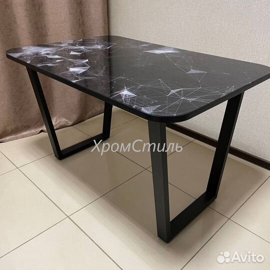 Кухонный стол лофт на металлических п-опорах