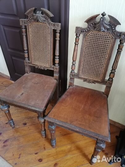 Антикварный стул