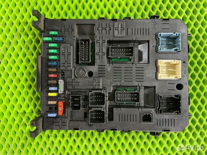 Салонный блок предохранителей на пежо 308