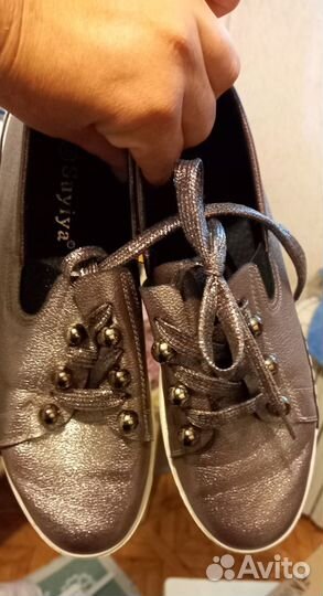 Спортивные туфли женские