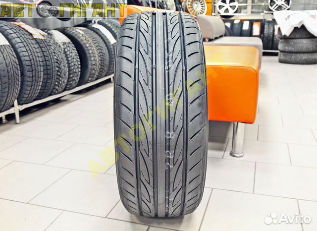 Yokohama Advan Fleva V701 215/55 R16 93W