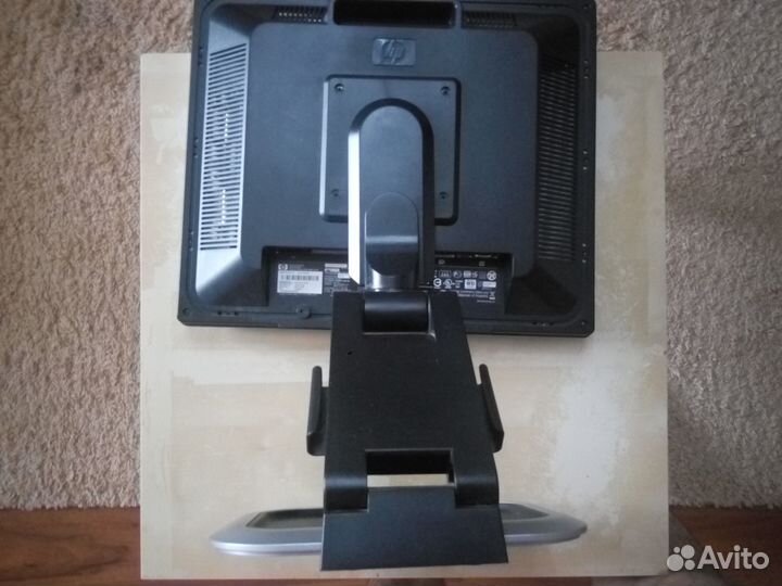 Продам монитор нр L1950g