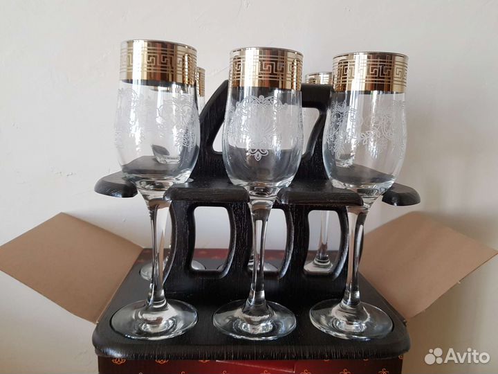 Бокалы для вина + мини-бар