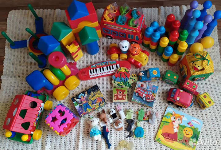 Набор игрушек для малышей