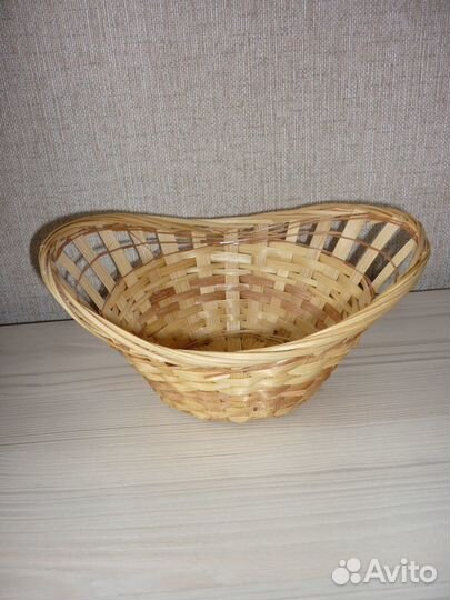 Плетеная корзинка для фруктов