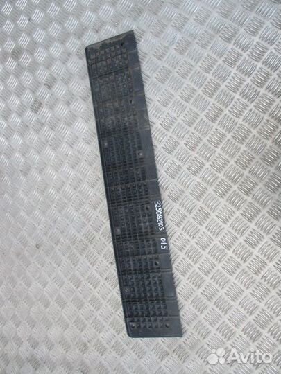 Накладка бампера Iveco 504194669