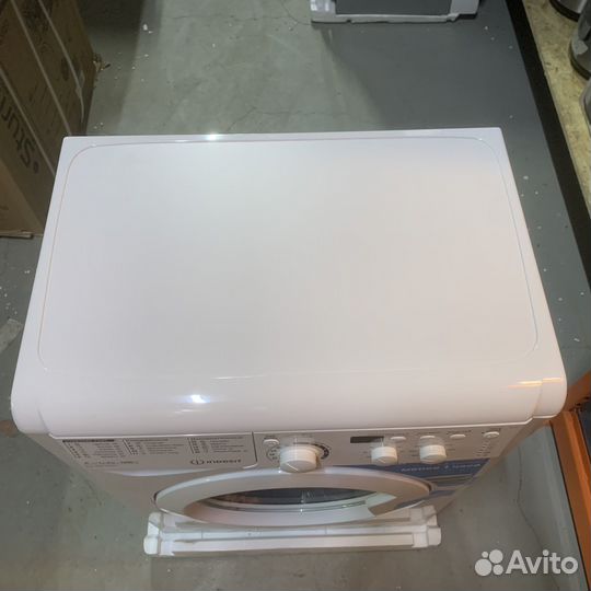 Стиральная машина Indesit MSC615