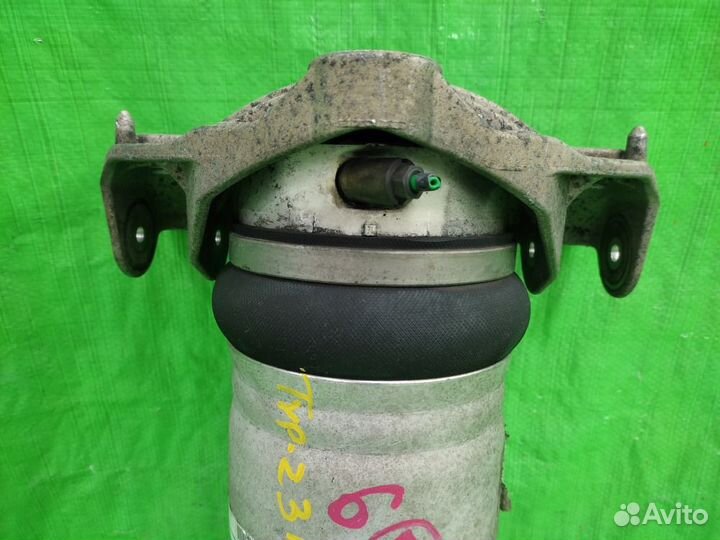 Стойка пневмо перед прав VW Touareg / Cayenne / Q7