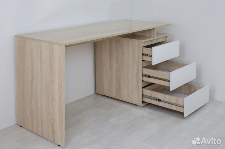 Стол письменный новый в наличии