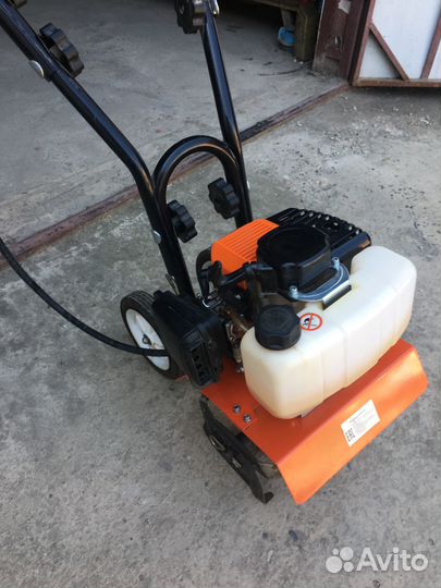 Мототяпка бензиновая Tehnoline 520