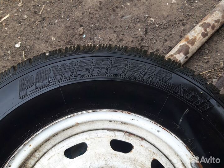 Kumho Power Grip KC11 235/70 R16C