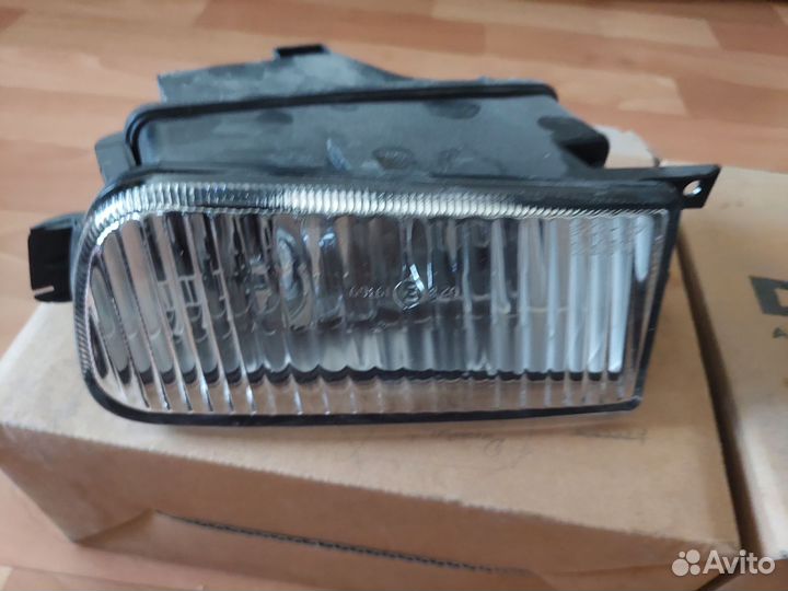 Противотуманная фара Audi 100 C4 левая правая