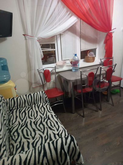 2-к. квартира, 43 м², 3/5 эт.