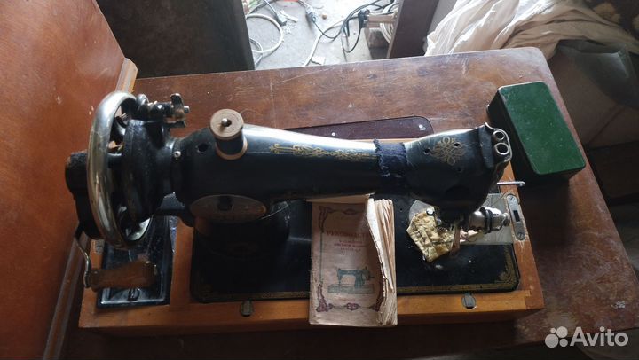 Швейная машинка ручная СССР