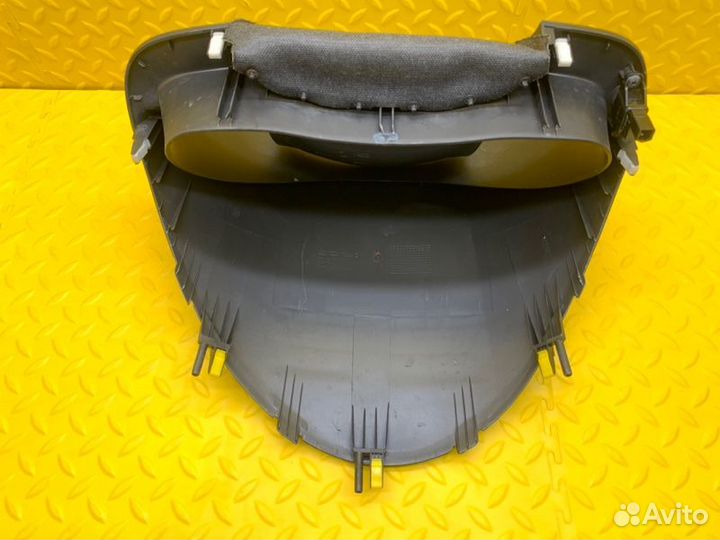 Кожух рулевой колонки Hyundai Solaris седан