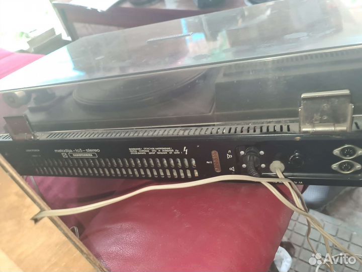 Проигрыватель винила радиотехника