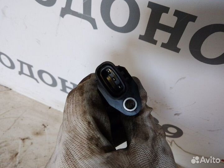 Датчик положения коленвала Nissan Navara D40 2.5D